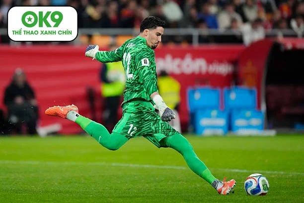 altay bayindir toa sang voi nhung pha cuu thua ngo