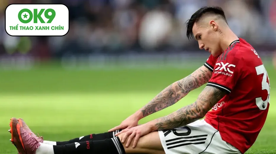 Huyền thoại Ngoại hạng Anh chê Sesko trông như cầu thủ học viện thiếu kinh nghiệm bóng đá.