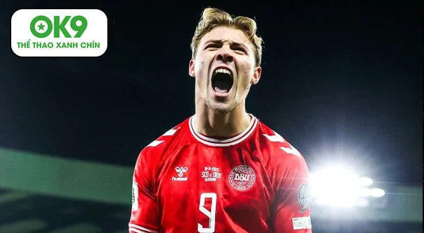 Kieran Tierney ghi bàn đẹp mắt, góp phần giúp Scotland đoạt vé World Cup sau 28 năm.