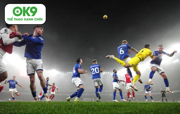 ngoai hang anh 202526 chung kien ban thang tu bong